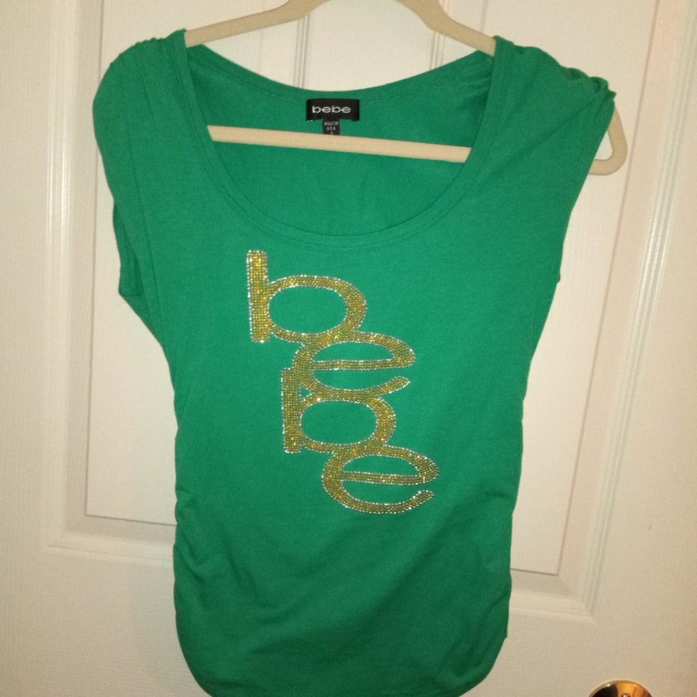 Bebe Green ruched crop sleeve Embellished T Shirt Size Small